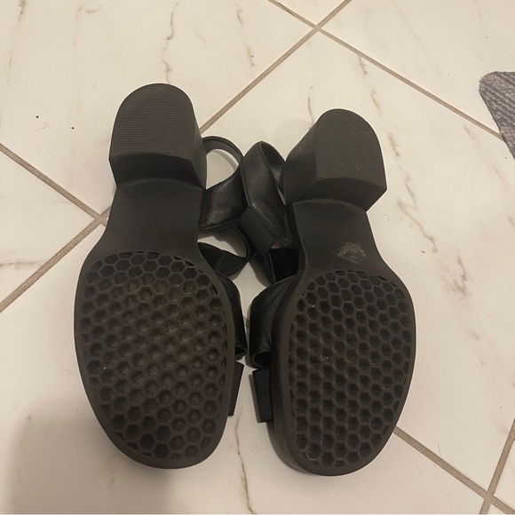 Genuine Leather Square Toed 90s Sandals - Picture 3 of 5